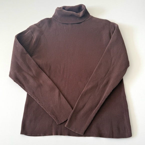 Secondhand Moda Intl, Turtleneck - Picture 8 of 9